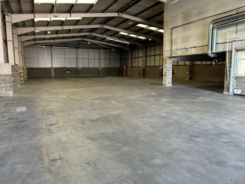 Industrial Unit in Barking - photo 2