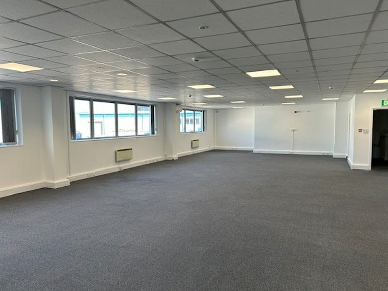 Industrial Unit in Barking - photo 3