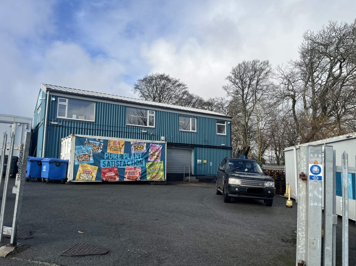 Industrial Unit in Dartmouth - photo 2