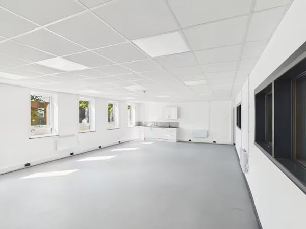 Industrial Unit in Dudley - photo 4