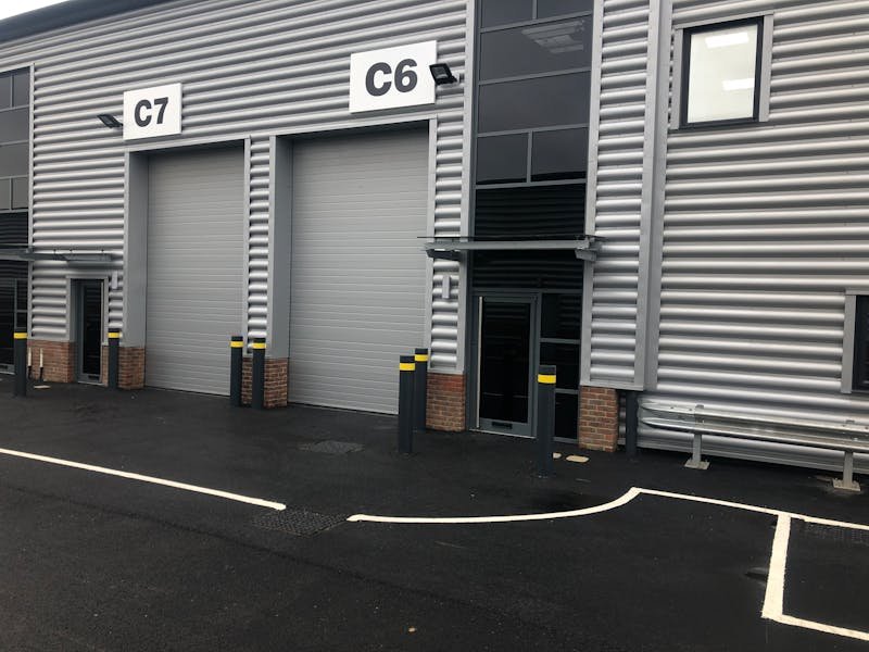 Industrial Unit in Leyton - photo 2