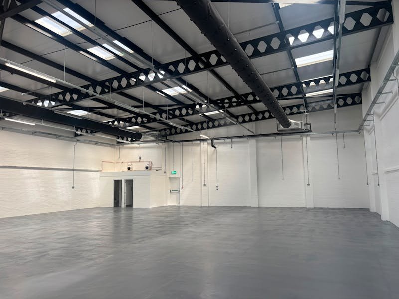 Industrial Unit in Peckham - photo 2