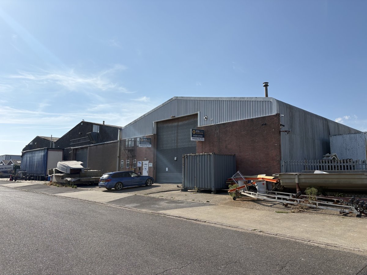 Industrial Unit in New Milton - photo 2