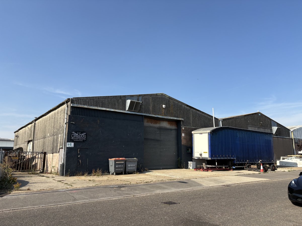 Industrial Unit in New Milton - photo 3