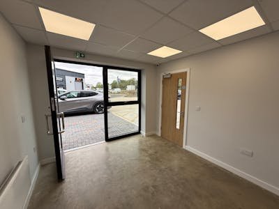 Industrial Unit in Peterborough - photo 3