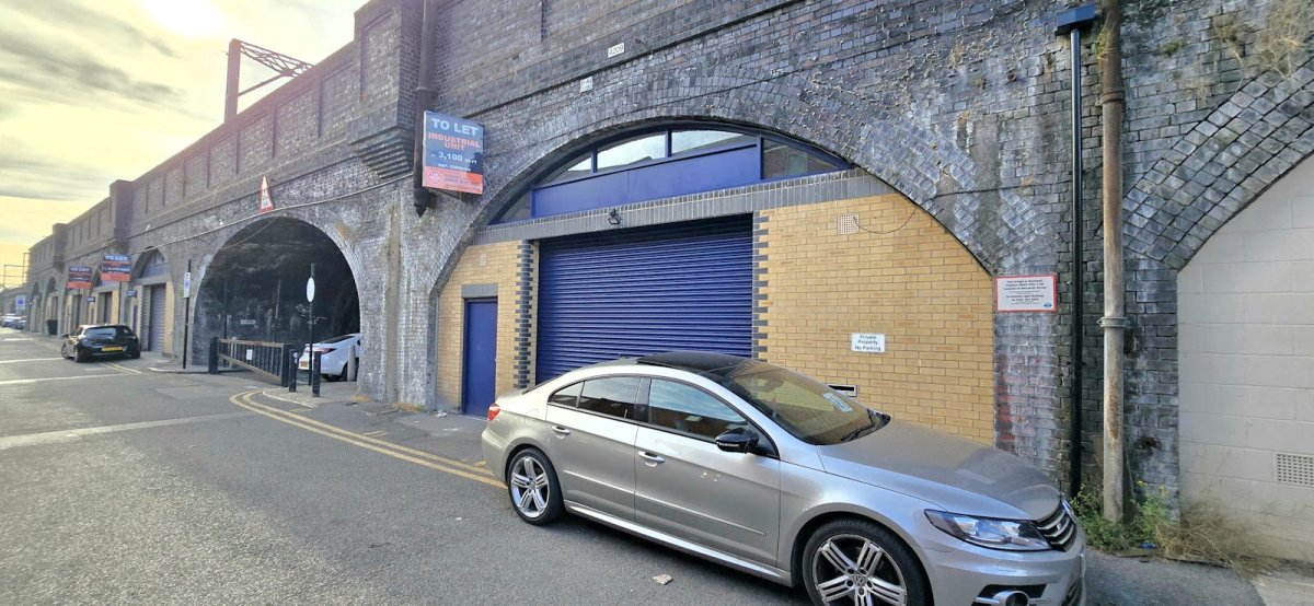 Industrial Unit in Shadwell, London - photo 3
