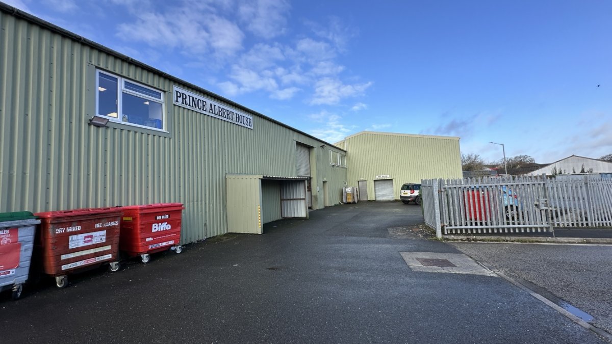 Industrial Unit in Liskeard - photo 2