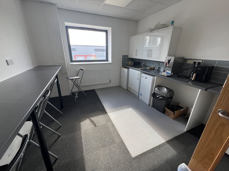 Industrial Unit in Havant - photo 4