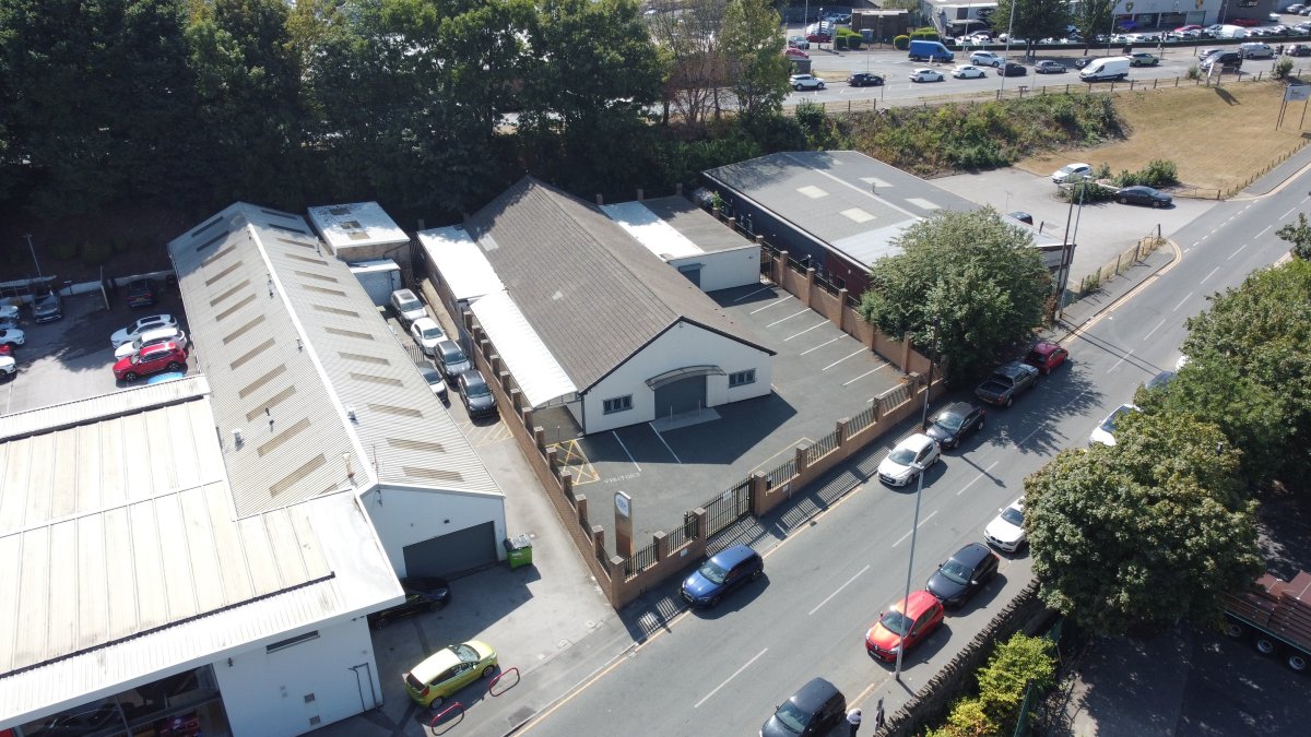 Industrial Unit in Bradford - photo 2