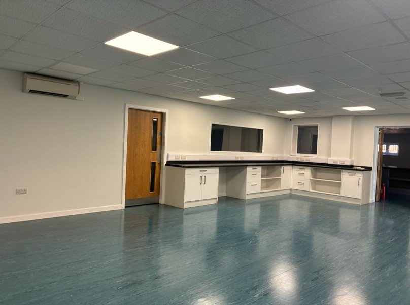 Industrial Unit in Bradford - photo 3