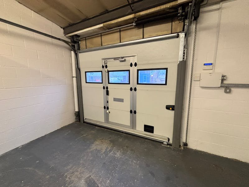 Industrial Unit in Fareham - photo 2