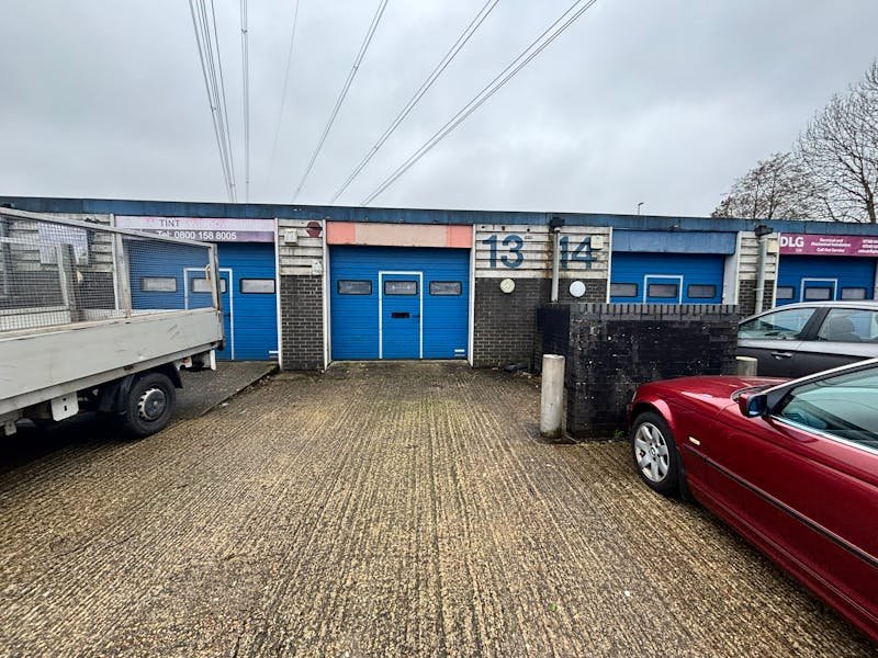 Industrial Unit in Fareham - photo 3