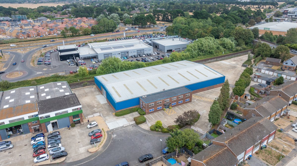 Industrial Unit in Littlehampton - photo 3
