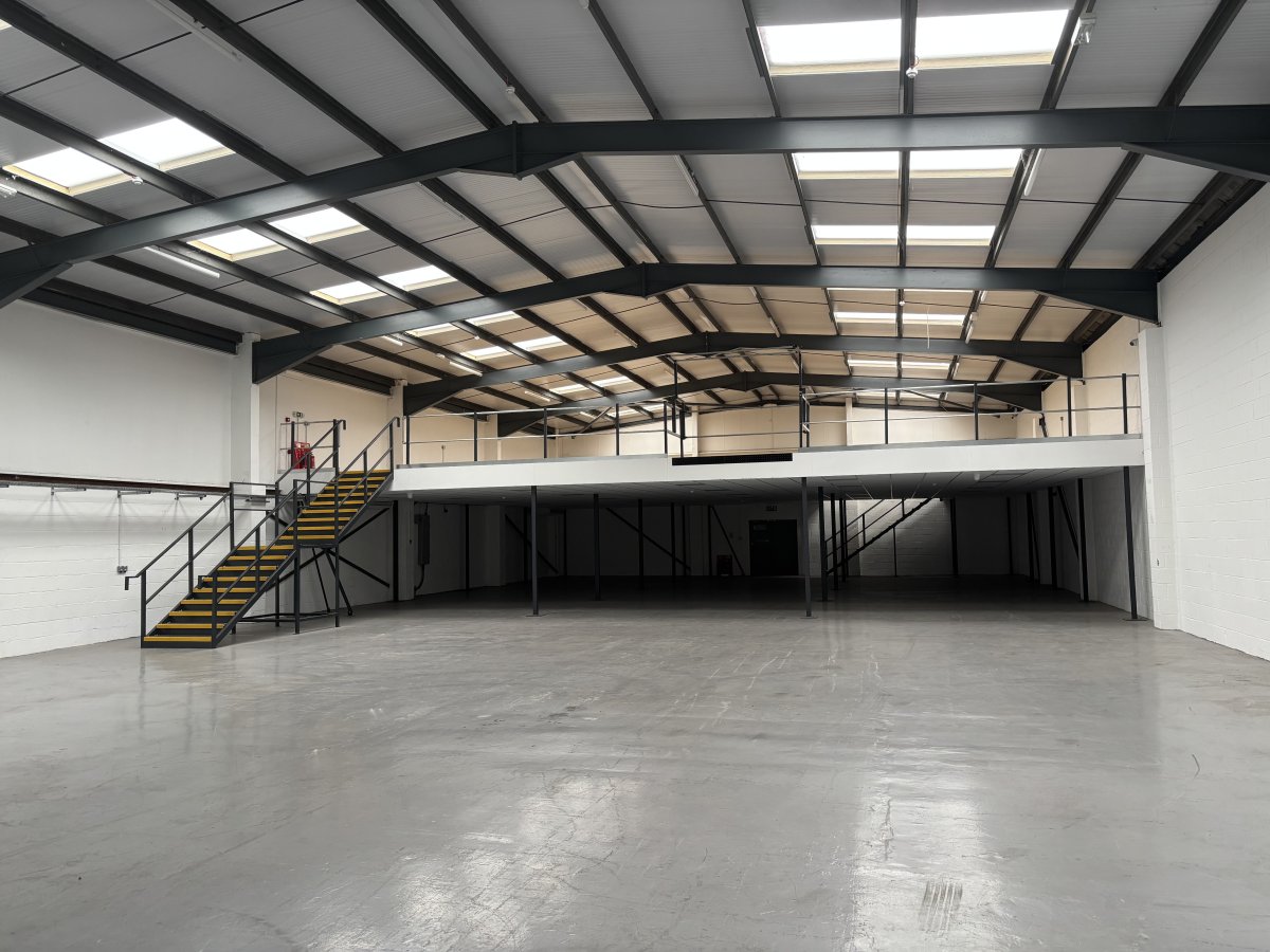 Industrial Unit in Bishops Stortford - photo 2