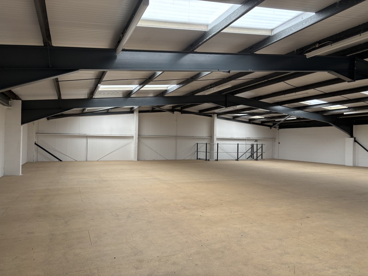 Industrial Unit in Bishops Stortford - photo 3