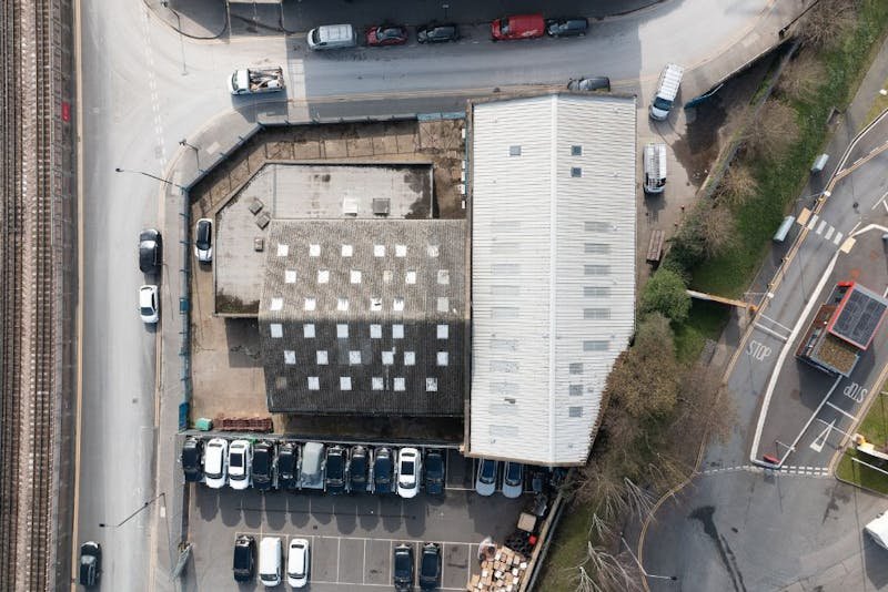 Industrial Unit in London - photo 2