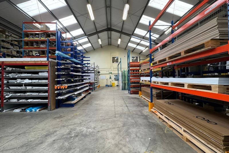 Industrial Unit in London - photo 4