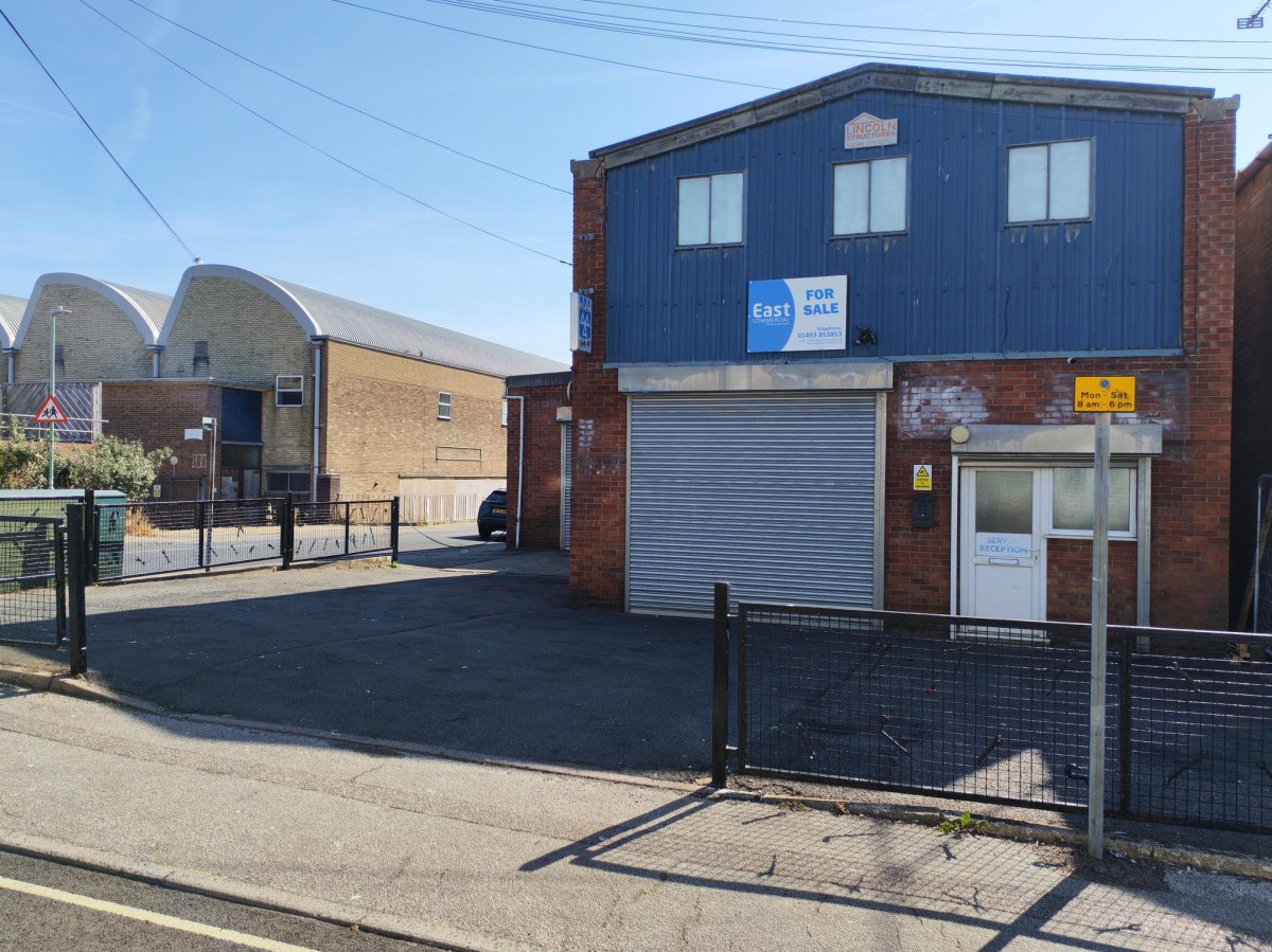 Industrial Unit in Lowestoft - photo 4