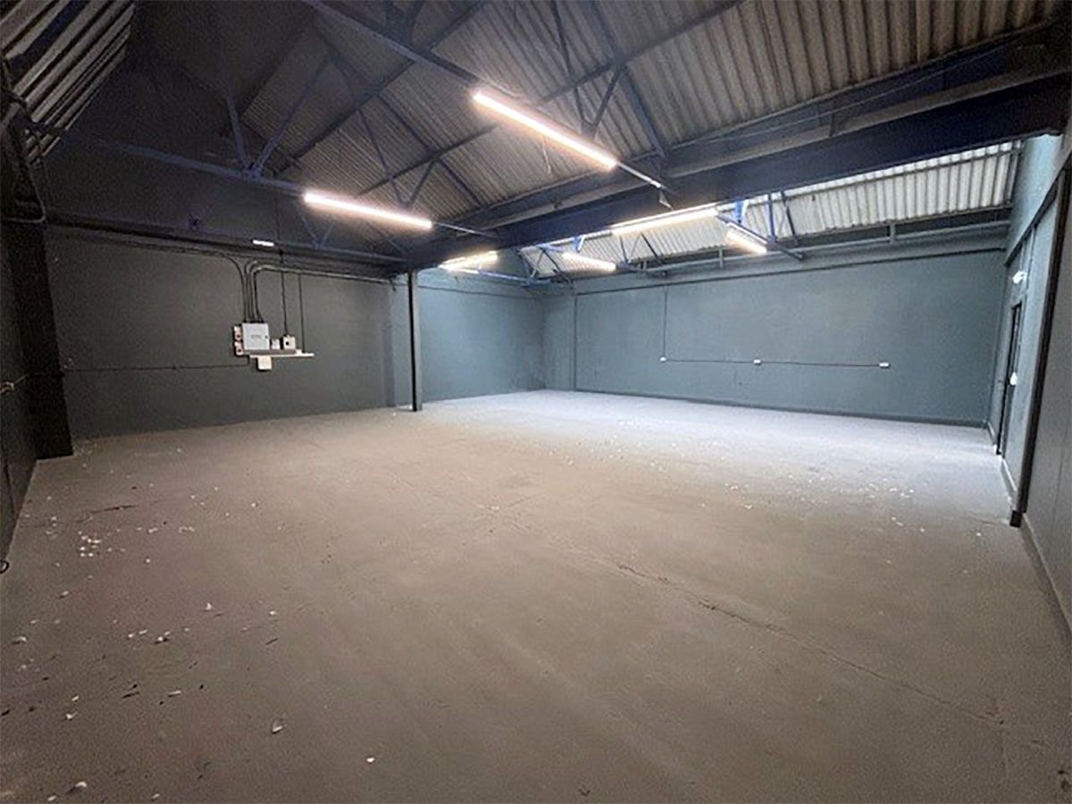Industrial Unit in Liverpool - photo 2
