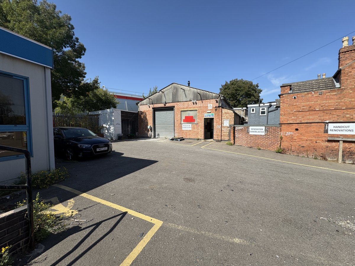Industrial Unit in Loughborough - photo 3