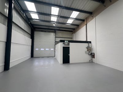 Industrial Unit in Portsmouth - photo 3