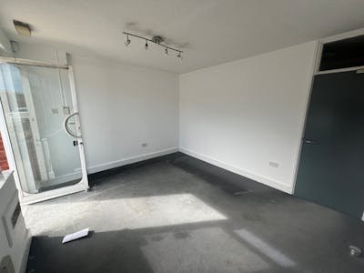 Industrial Unit in Portsmouth - photo 4