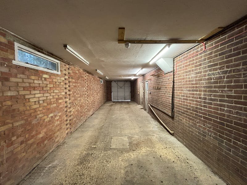 Industrial Unit in Southampton - photo 4