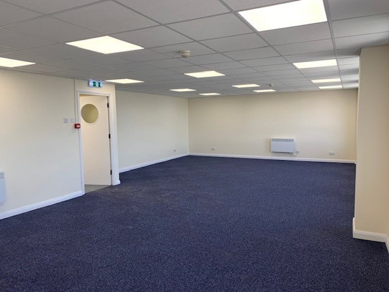 Industrial Unit in Rainham - photo 3