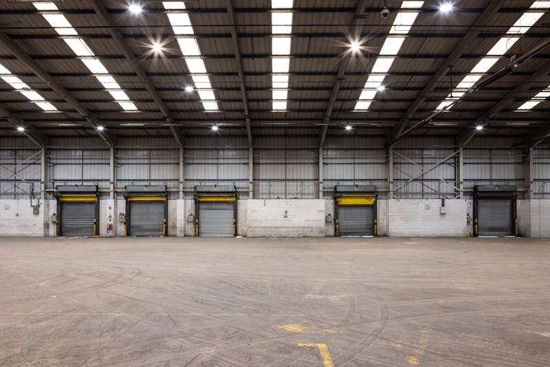 Industrial Unit in Borehamwood - photo 2