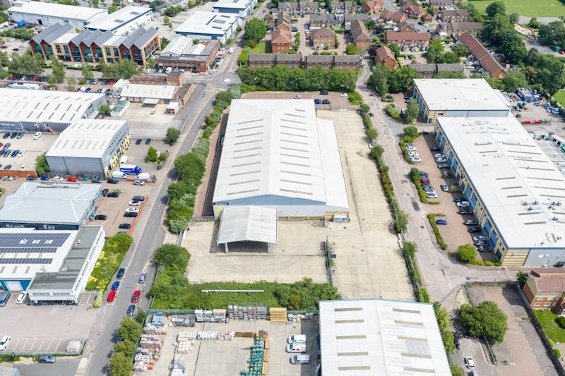 Industrial Unit in Borehamwood - photo 3