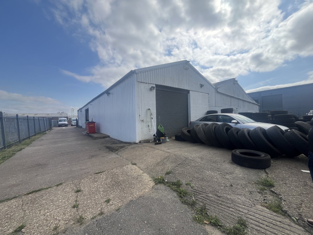 Industrial Unit in Tunbridge Wells - photo 3