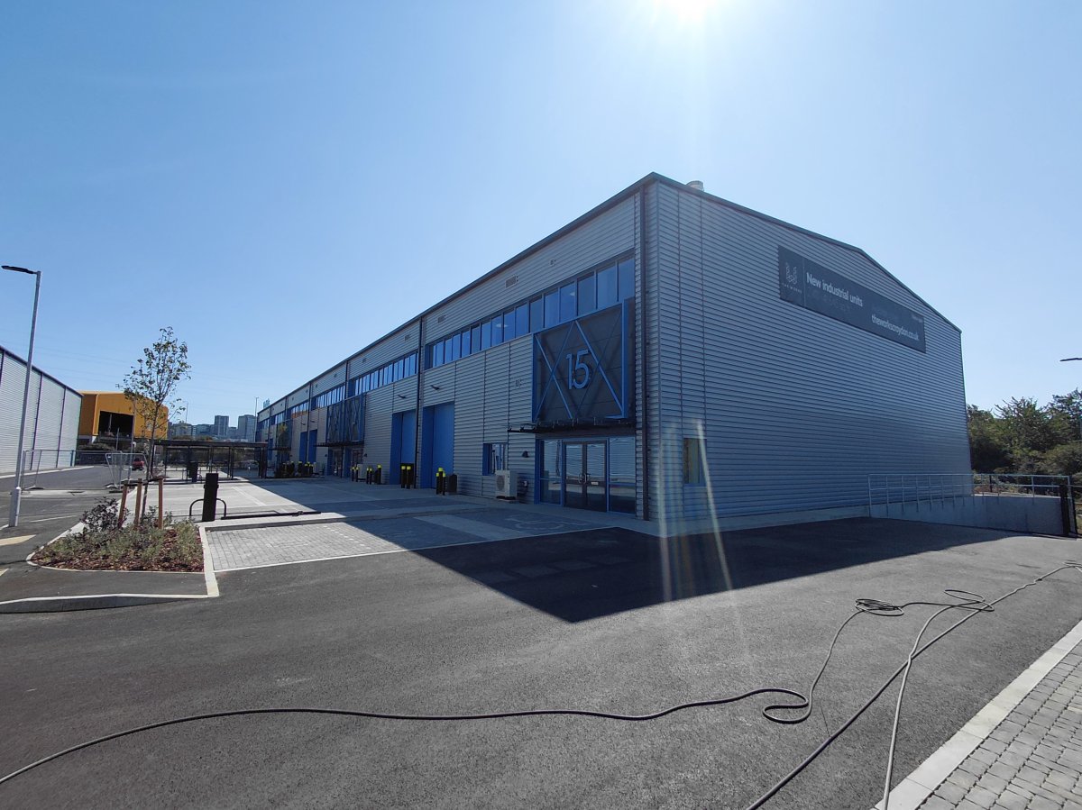 Industrial Unit in Croydon - photo 2