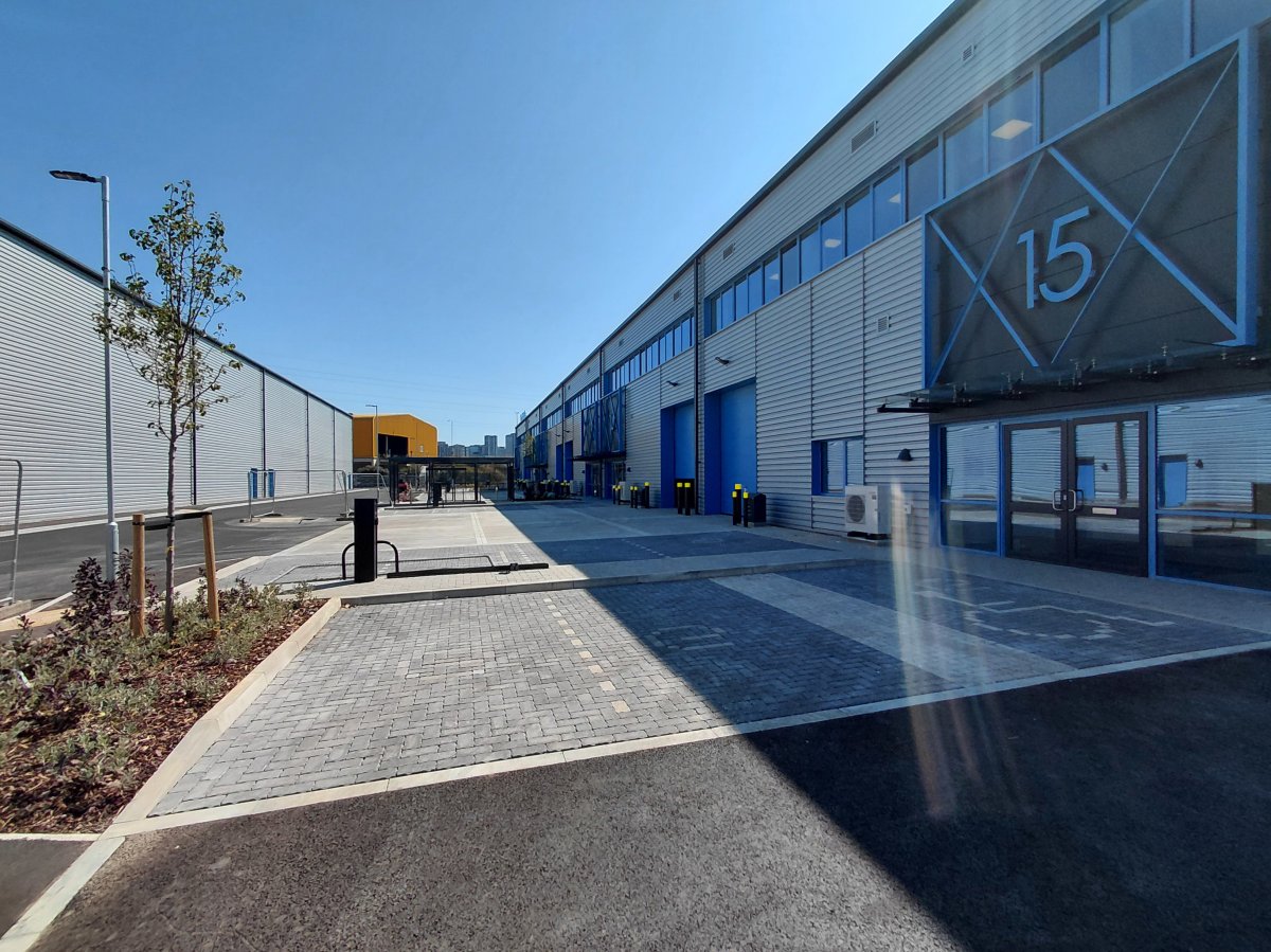 Industrial Unit in Croydon - photo 3