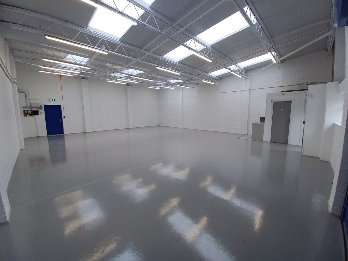 Industrial Unit in Croydon - photo 3