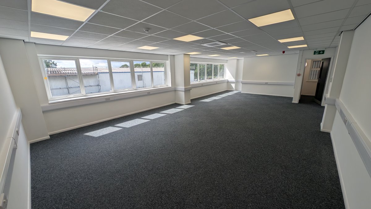 Industrial Unit in Southampton - photo 3