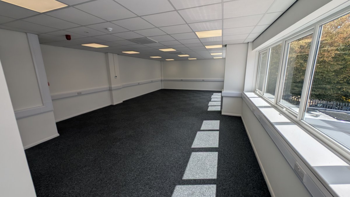 Industrial Unit in Southampton - photo 4