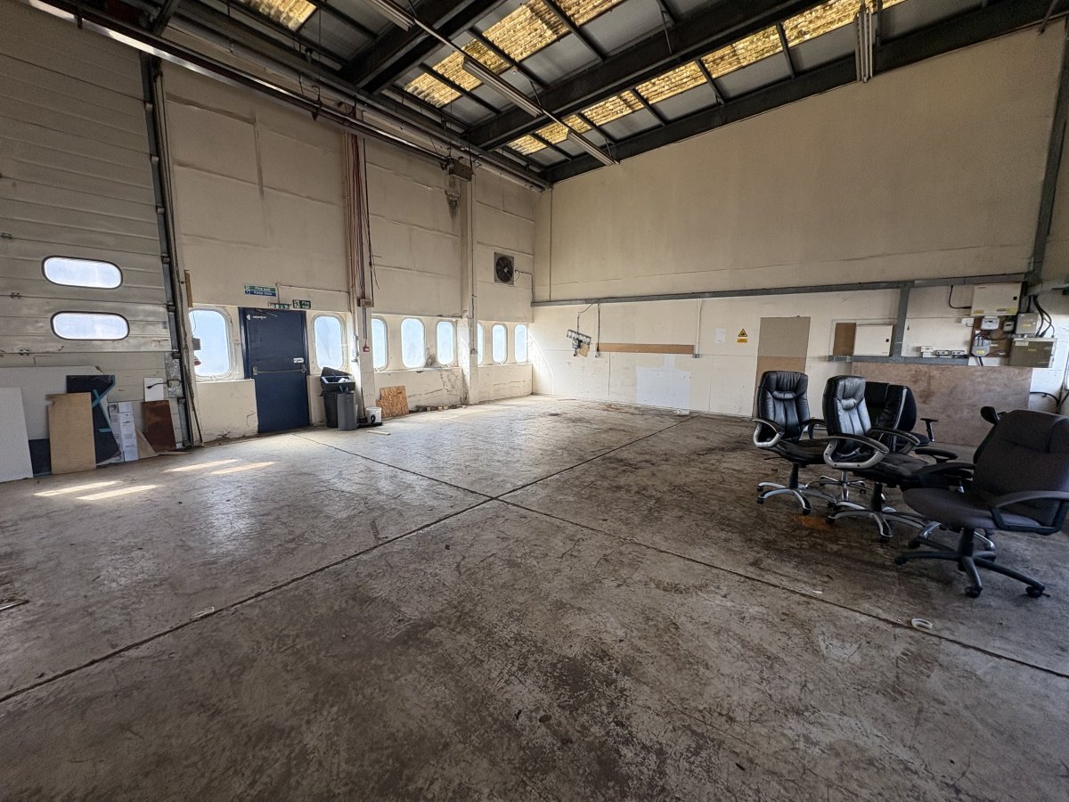 Industrial Unit in Hythe - photo 2
