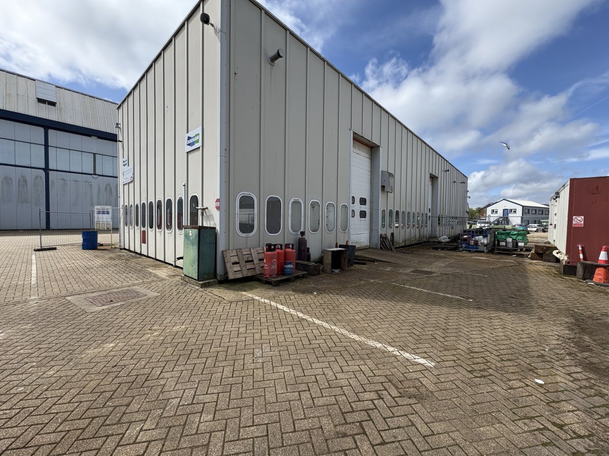Industrial Unit in Hythe - photo 3
