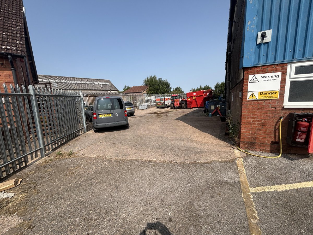 Industrial Unit in Wellington - photo 3