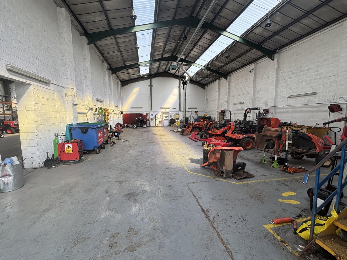 Industrial Unit in Wellington - photo 2