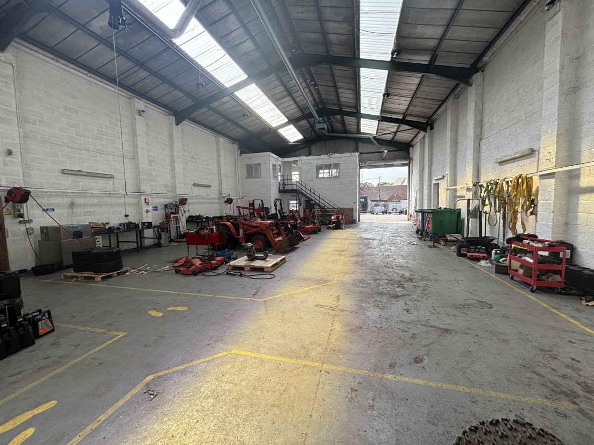 Industrial Unit in Wellington - photo 3
