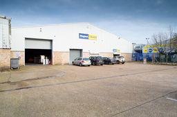 Industrial Unit in Romford - photo 2