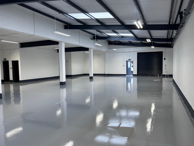 Industrial Unit in Hackney - photo 2