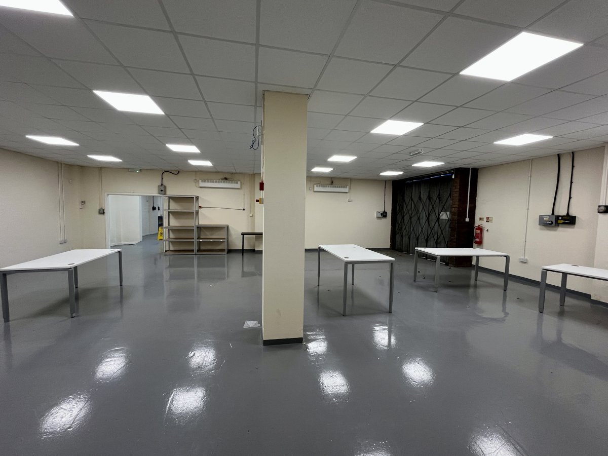Industrial Unit in Portsmouth - photo 2