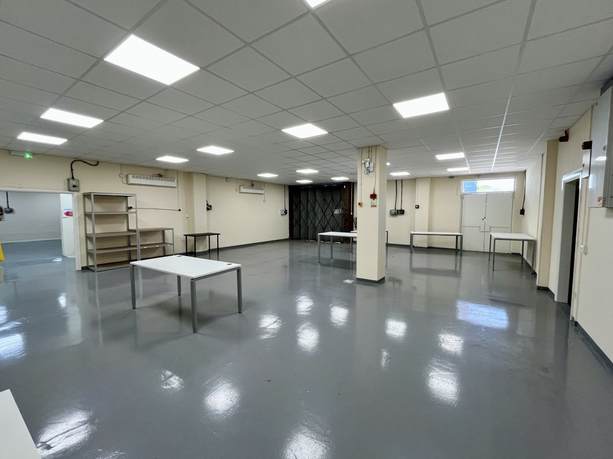 Industrial Unit in Portsmouth - photo 3