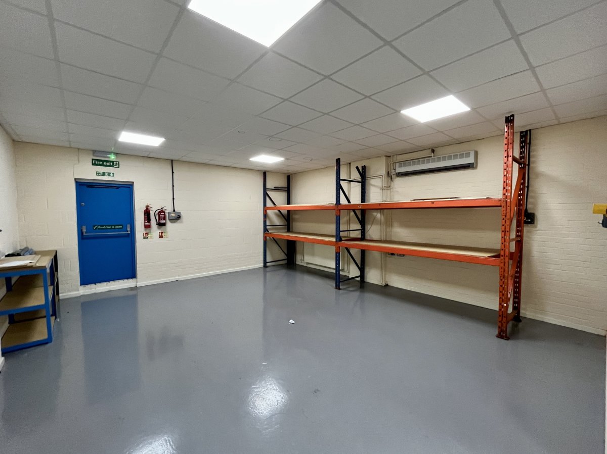 Industrial Unit in Portsmouth - photo 4