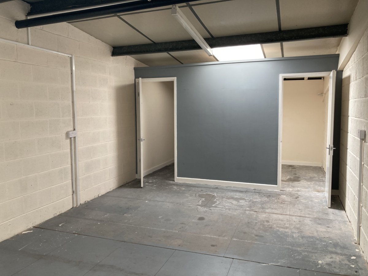 Industrial Unit in Millhouses - photo 4