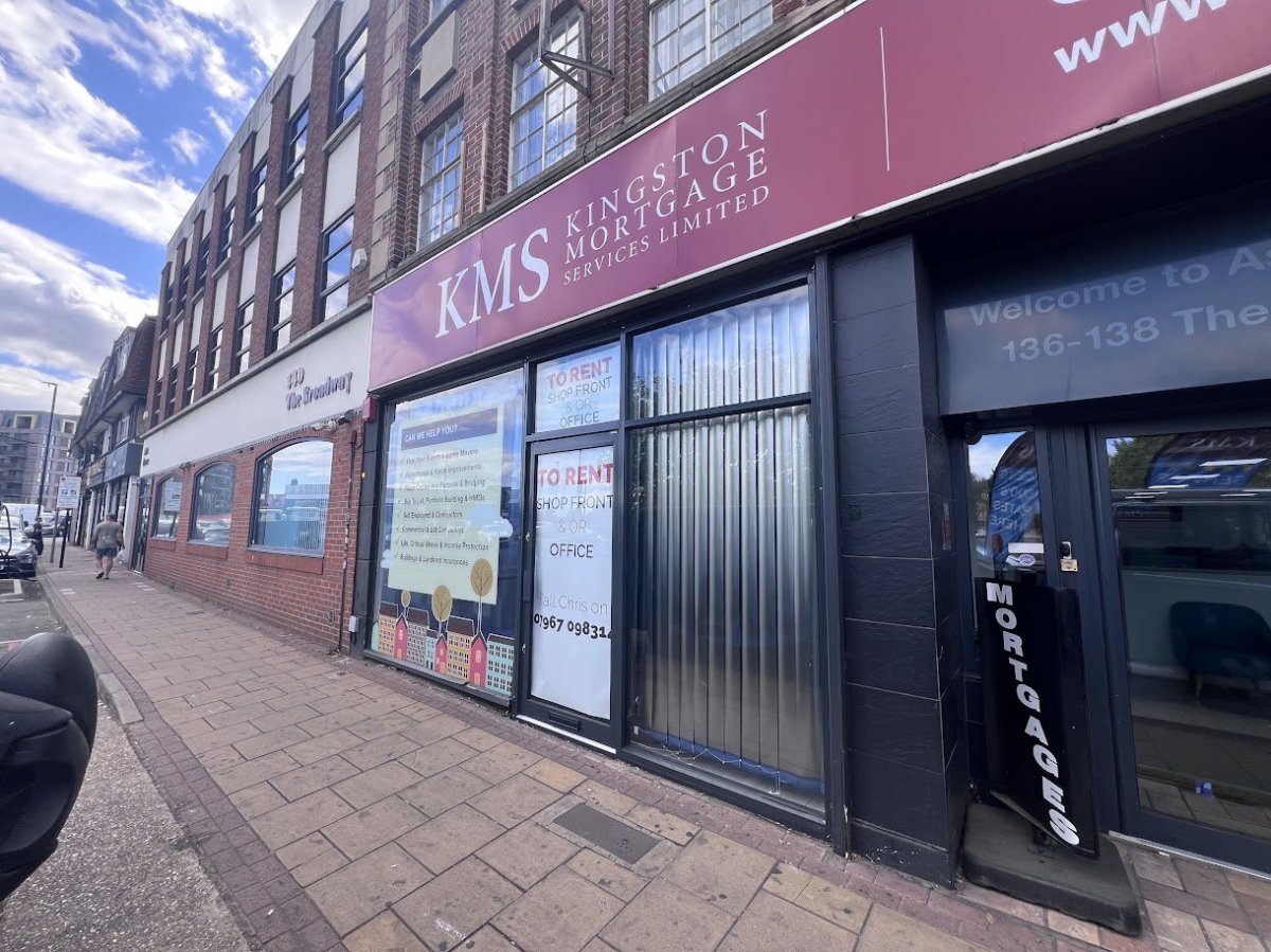 Industrial Unit in Tolworth - photo 2