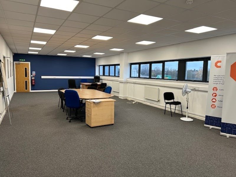 Industrial Unit in Barking - photo 2