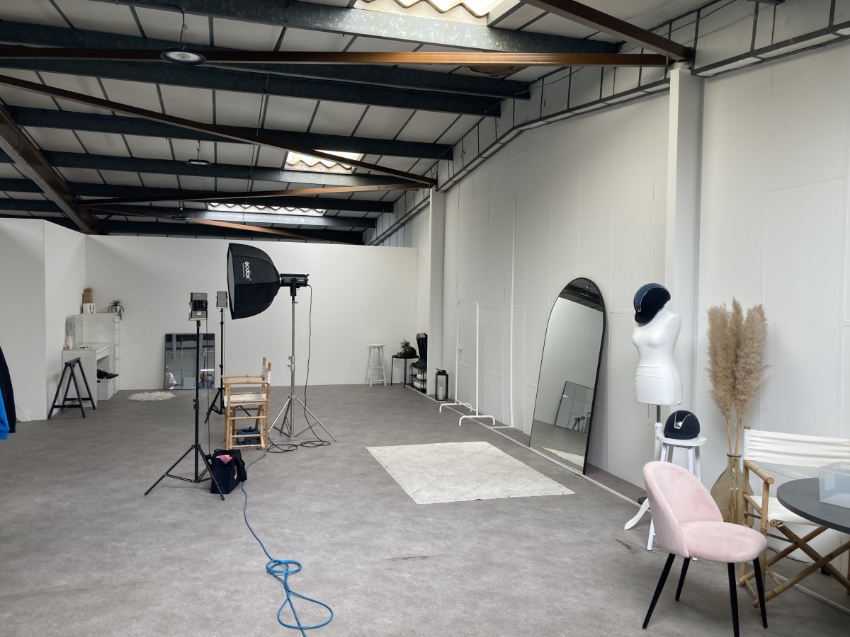 Industrial Unit in Sheffield - photo 2